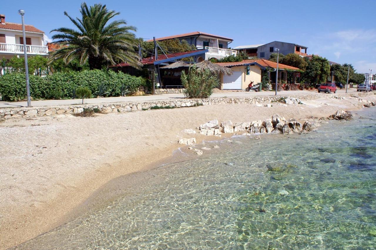 Apartments By The Sea Mandre, Pag - 4098 ภายนอก รูปภาพ