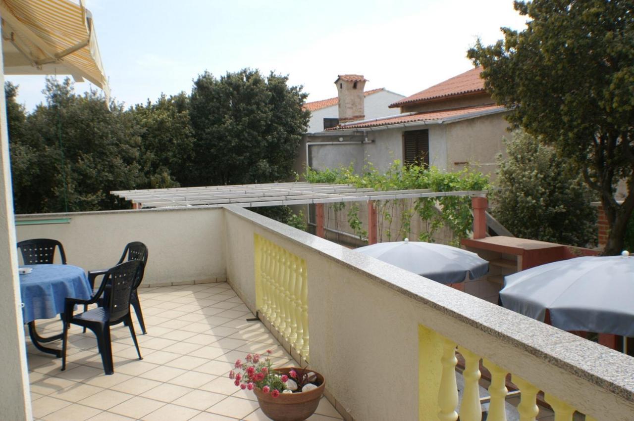 Apartments By The Sea Mandre, Pag - 4098 ภายนอก รูปภาพ